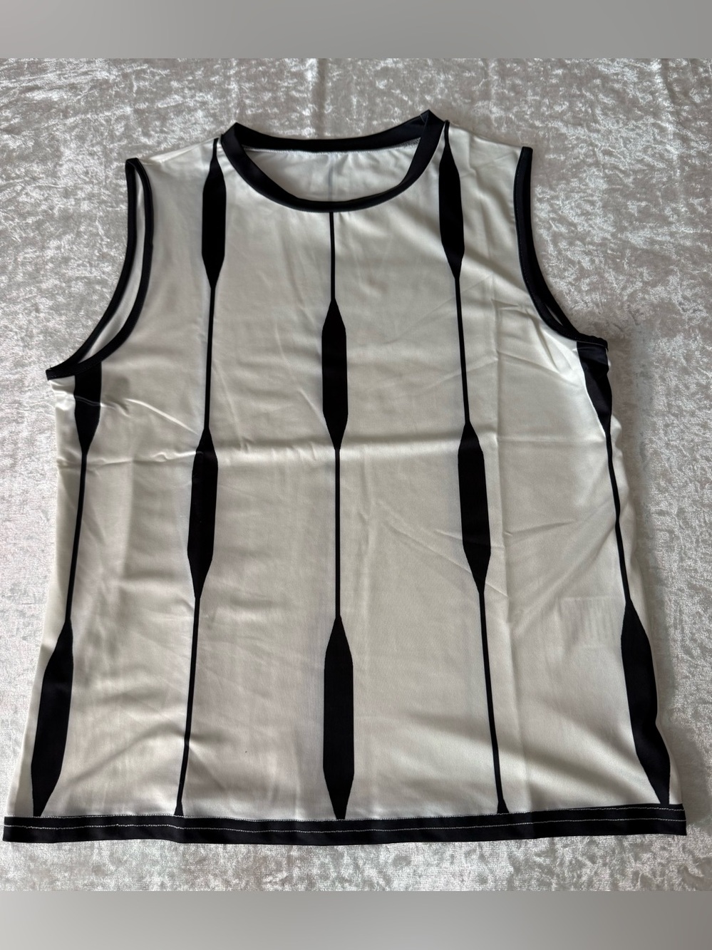 Black White Geometric Sleeveless Blouse Tank Top Size M NWOT